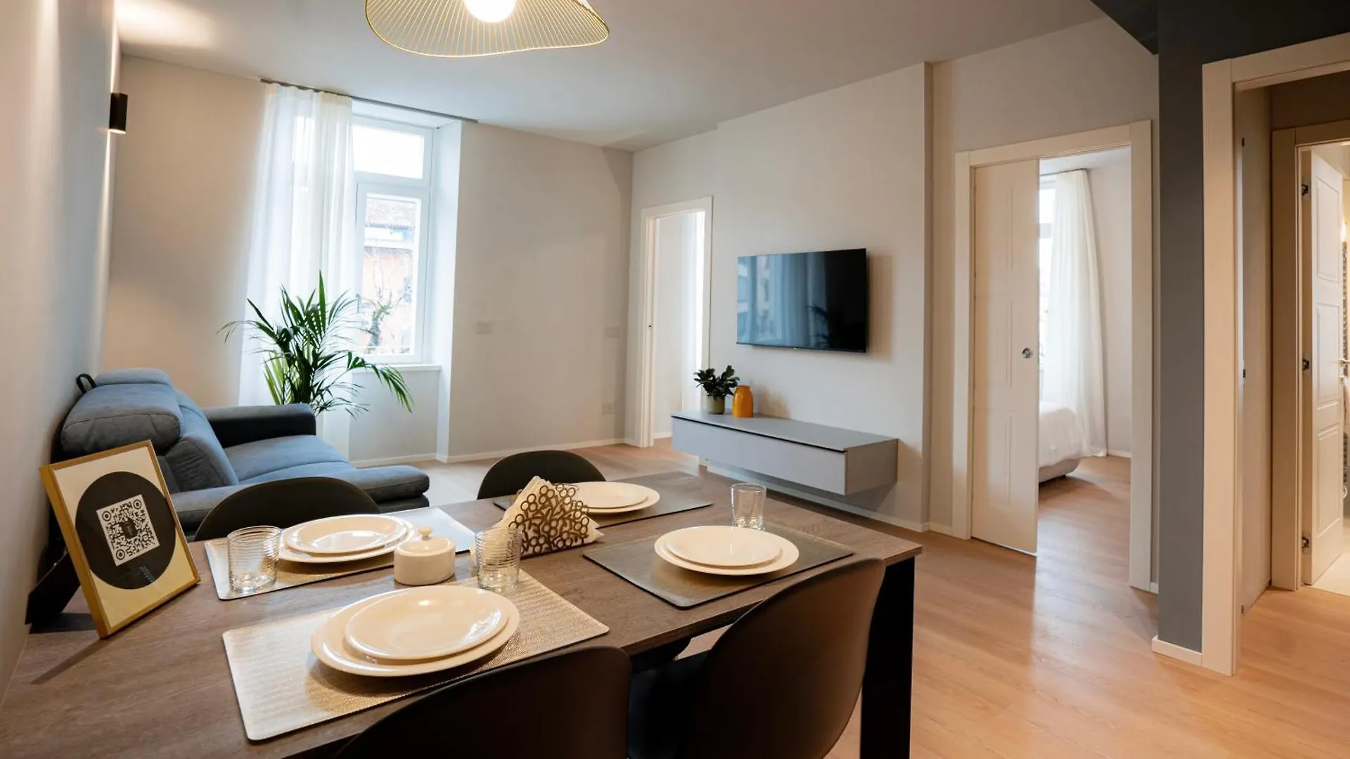 The Corner Bergamo Elegant Apartments Italy
