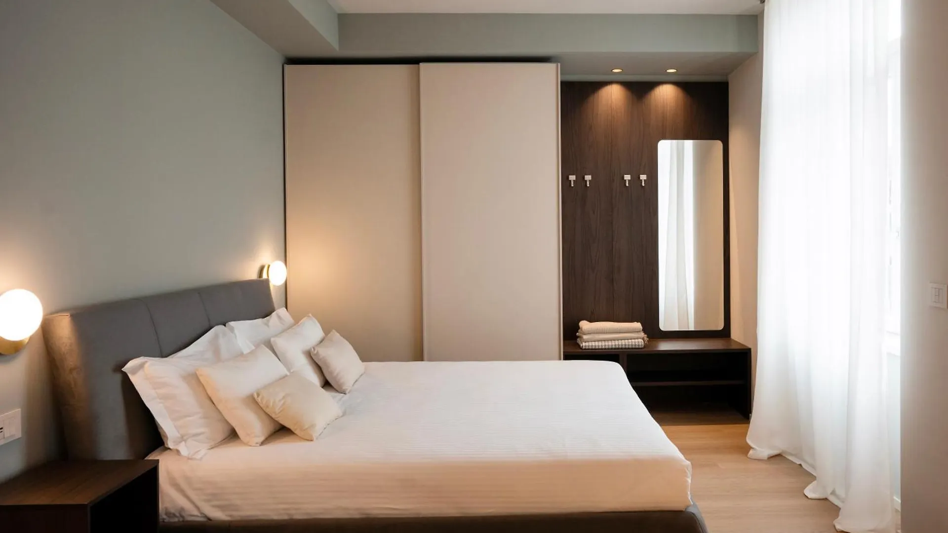 The Corner Bergamo Elegant Apartments Italy