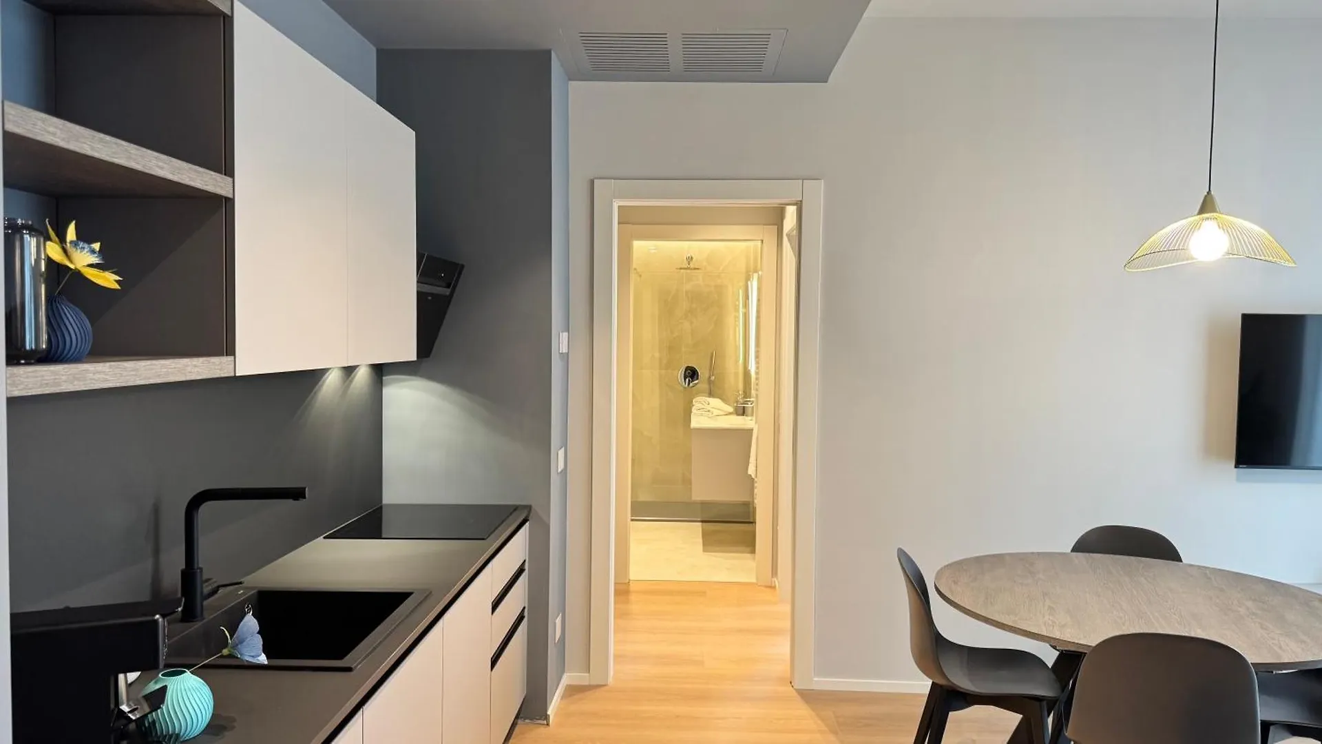 The Corner Bergamo Elegant Apartments Italy